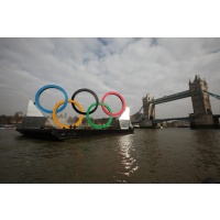 /files/pagephoto/giant-olympic-rings-launched-on-the-river-thames-82114.jpg